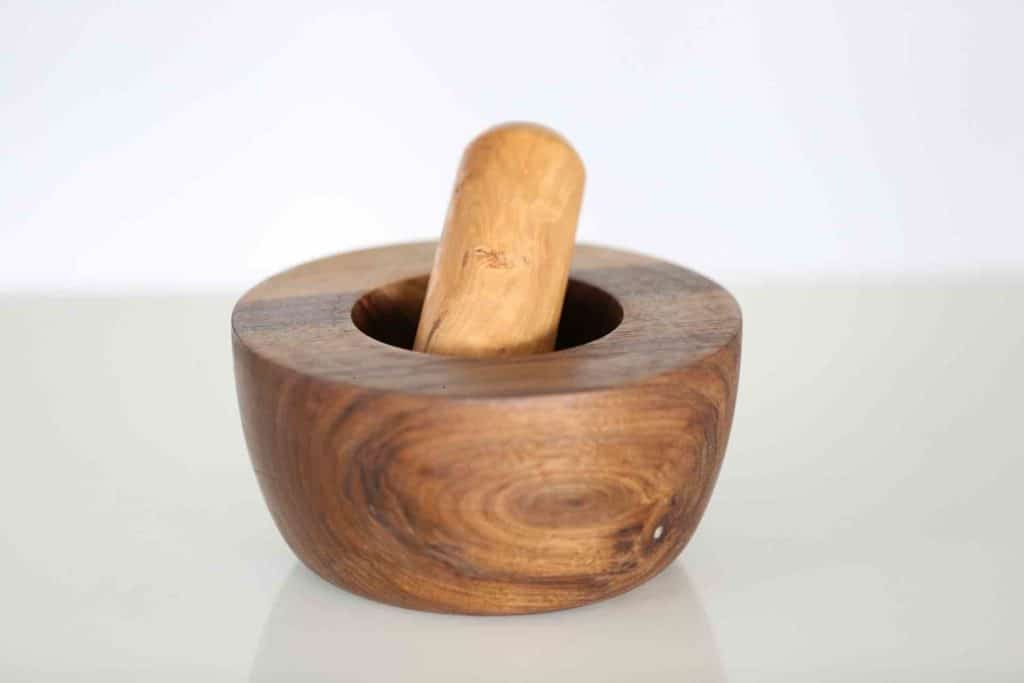 Picture of a mortar and pestle used for DIY skin paste
