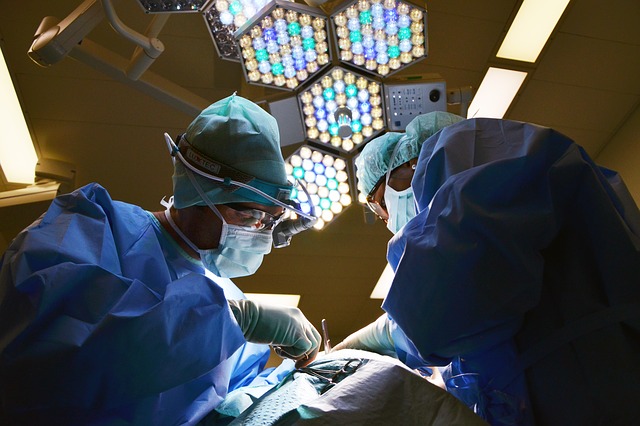 Picture of doctors doing surgery