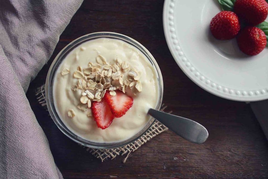 Picture of greek yogurt and oats